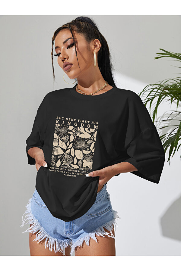 But Seek First His Kingdom Baskılı Tasarım Tshirt - FLO 3 Al 1 Öde