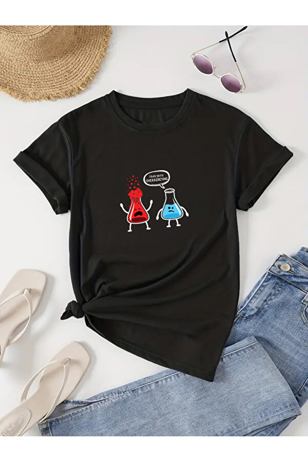 Unisex FAZLA TEPKİ VERDİĞİNİZİ DÜŞÜNÜYORUM Baskılı Tasarım Tshirt - FLO 3 Al 1 Öde