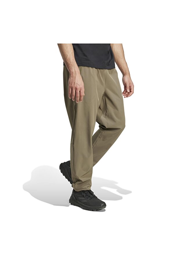 adidas Erkek Koşu - Yürüyüş Eşofman Altı Multi Essentials Stretch Pants Jm3130