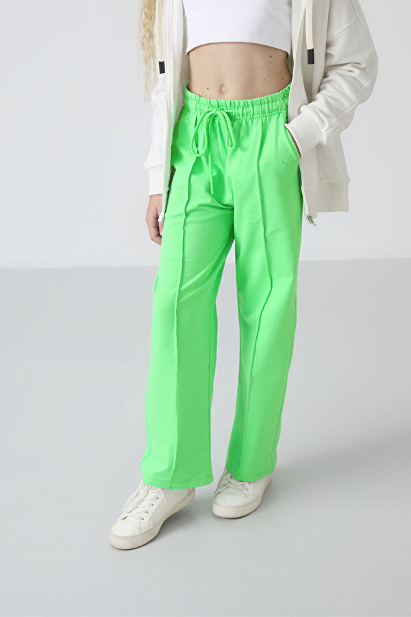 TOMMYLIFE Neon Yeşil Cepli Ön Dikiş Detaylı Geniş Paça Kız Çocuk Eşofman Altı -75144