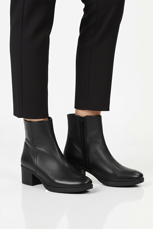 Ayakmod Siyah Hakiki Deri Fermuarlı Polarlı Kadın Bot 92162-1 Z