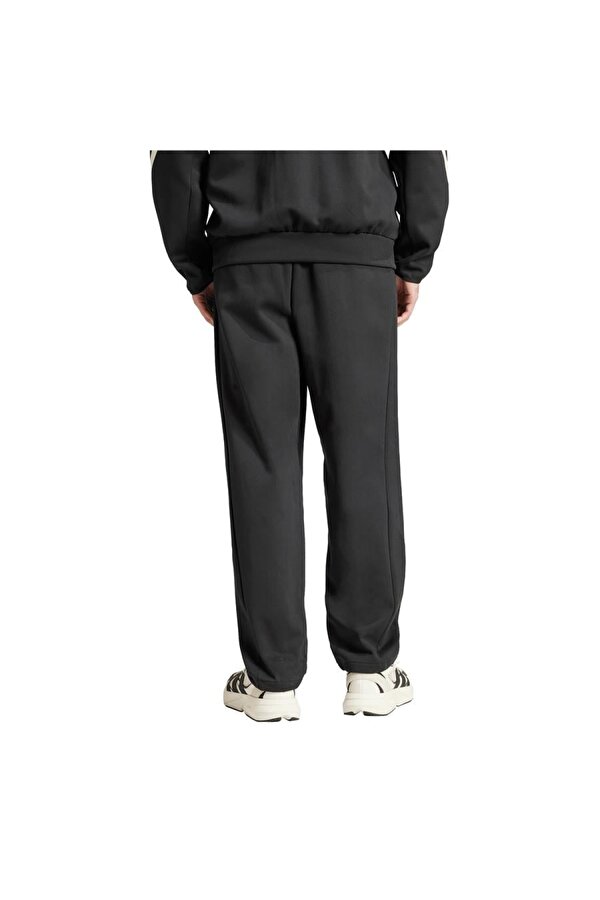 adidas %57 polyester (geri dönüştürülmüş), %43 pamuk