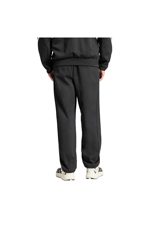 adidas %57 polyester (geri dönüştürülmüş), %43 pamuk