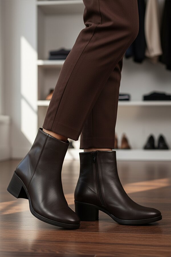 A Spor Aspor Kahve Hakiki Deri Fermuarlı Polarlı Kadın Topuklu Bot