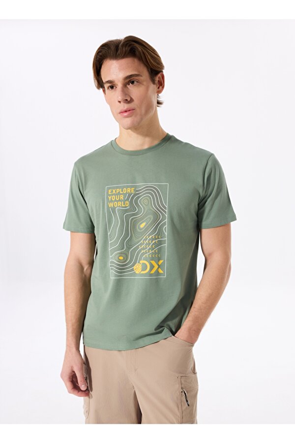 Discovery Expedition D5SM-TST3745 Açık Haki Bisiklet Yaka Relaxed Baskılı Erkek T-Shirt
