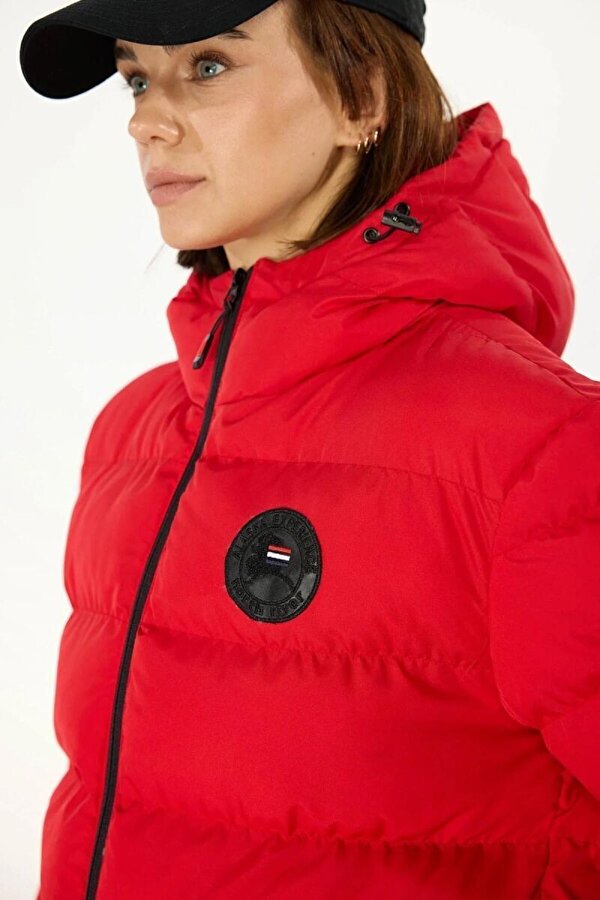 D1fference İçi Astarlı Su ve Rüzgar Geçirmez Cepli Kapüşonlu Kadın Mont