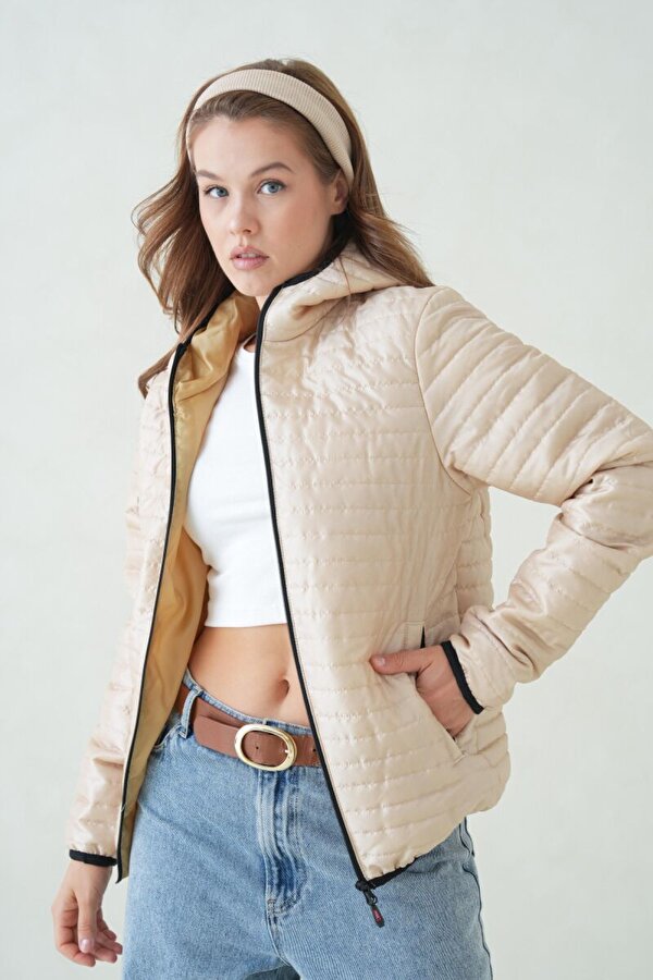 D1fference İçi Astarlı Su ve Rüzgar Geçirmez Cepli Kapüşonlu Kadın Mont