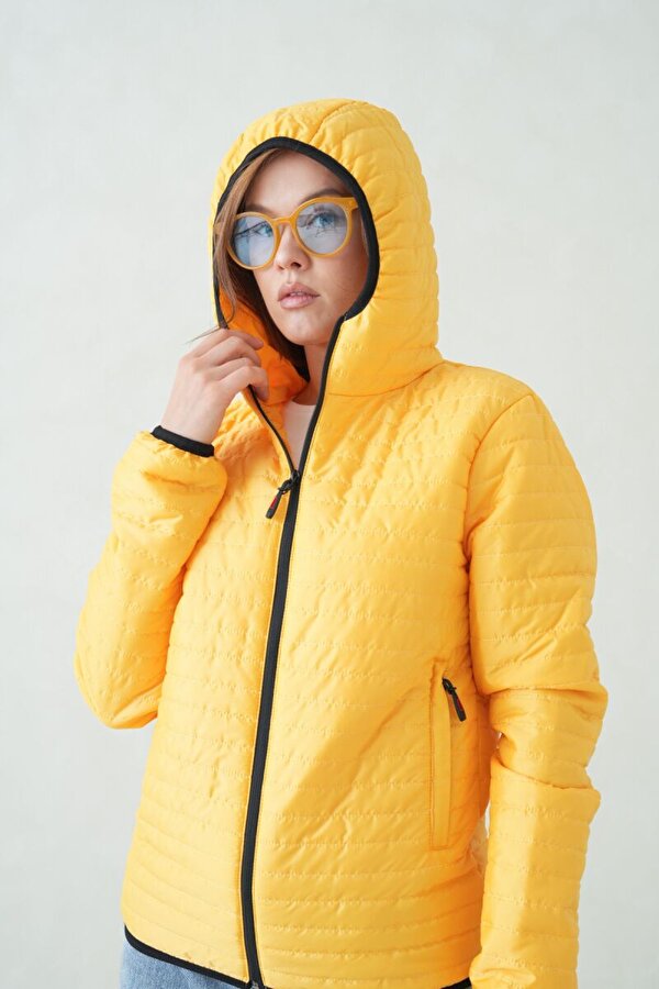 D1fference İçi Astarlı Su ve Rüzgar Geçirmez Cepli Kapüşonlu Kadın Mont