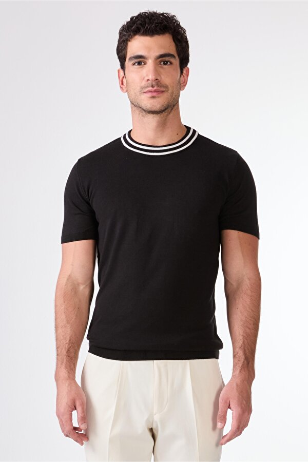 Siyah O Yaka Düz Renk Kısa Kollu Slim Fit Triko Tshirt