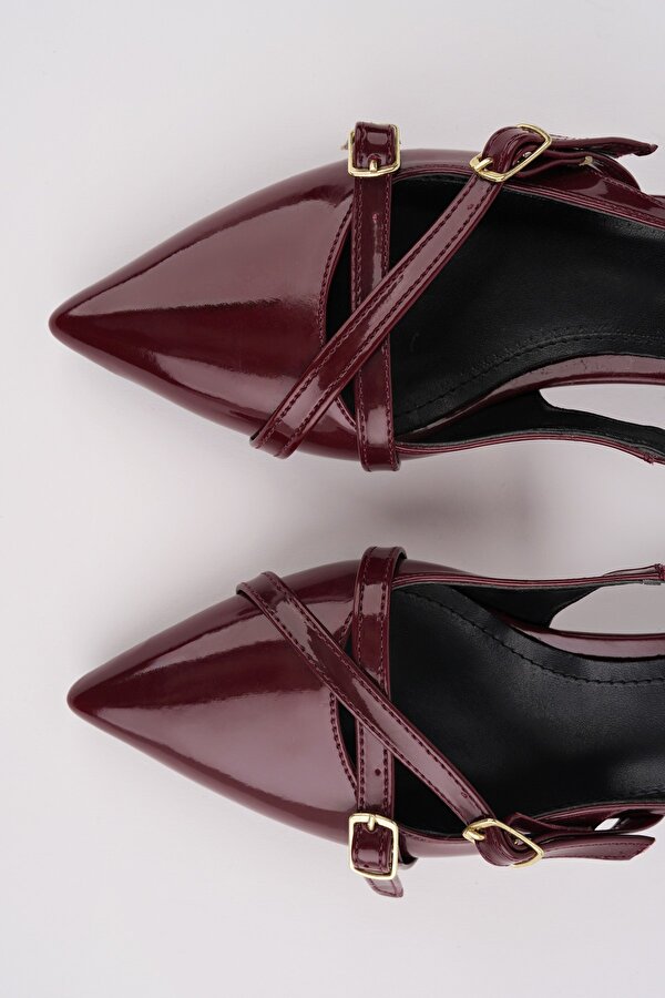 Muggo LUMİNA Sivri Burun Arkası Açık Kemer Detaylı İki Bantlı Kadın Kısa Topuklu Ayakkabı