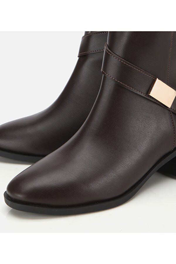 Hotiç Kadın Kahverengi Metal Detaylı Bilekte Düz Bot