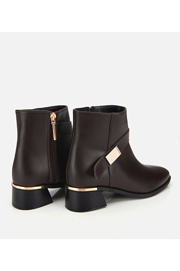 Hotiç Kadın Kahverengi Metal Detaylı Bilekte Düz Bot