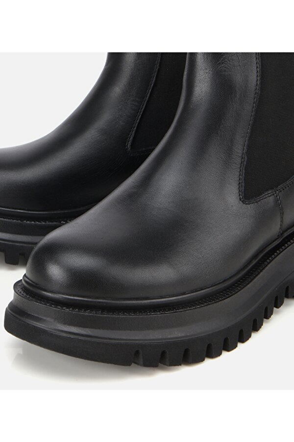 Hotiç Kadın Deri Siyah Lastik Detaylı Kalın Tabanlı Düz Bot