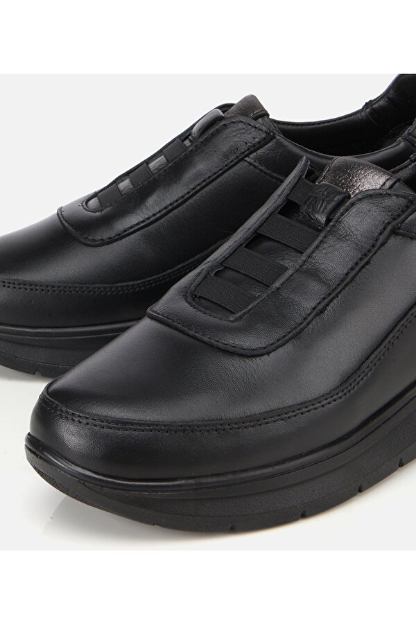 Hotiç Kadın Deri Siyah Lastik Detaylı Dolgu Topuklu Günlük Loafer