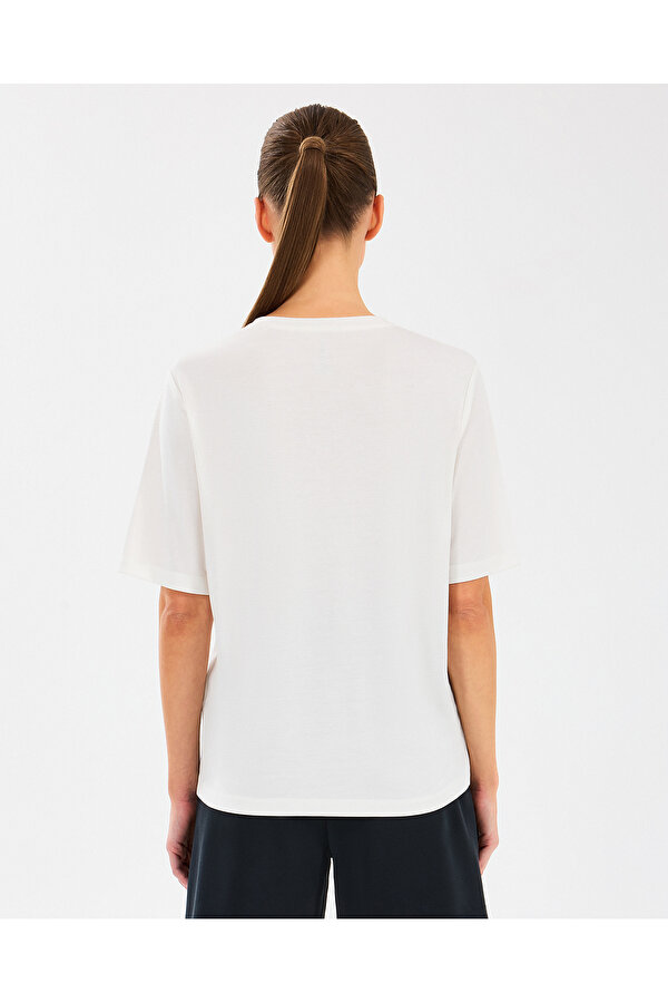 Skechers W Lounge Regular Crew Neck T-shirt Kadın Off White Tshirt S2510327-102