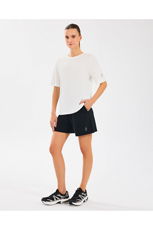 Skechers W Lounge Regular Crew Neck T-shirt Kadın Off White Tshirt S2510327-102