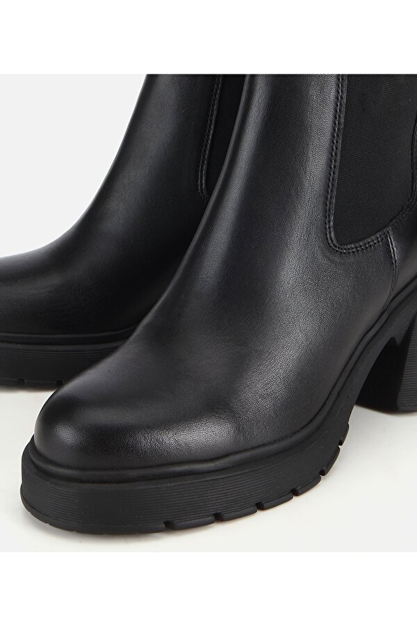 Hotiç Kadın Deri Siyah Lastik Detaylı Kalın Tabanlı Topuklu Bot