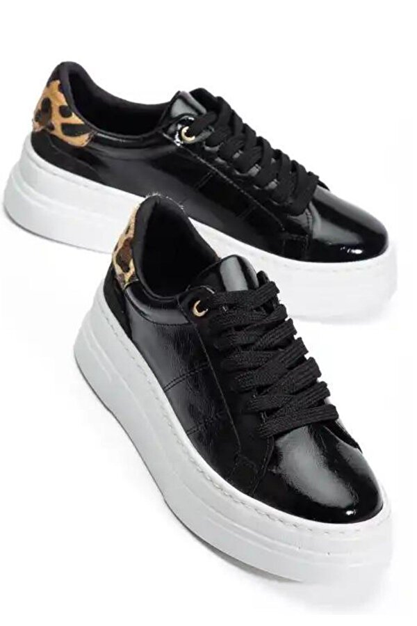 Pabucmarketi Siyah Rugan Bağcıklı Kadın Spor Ayakkabı