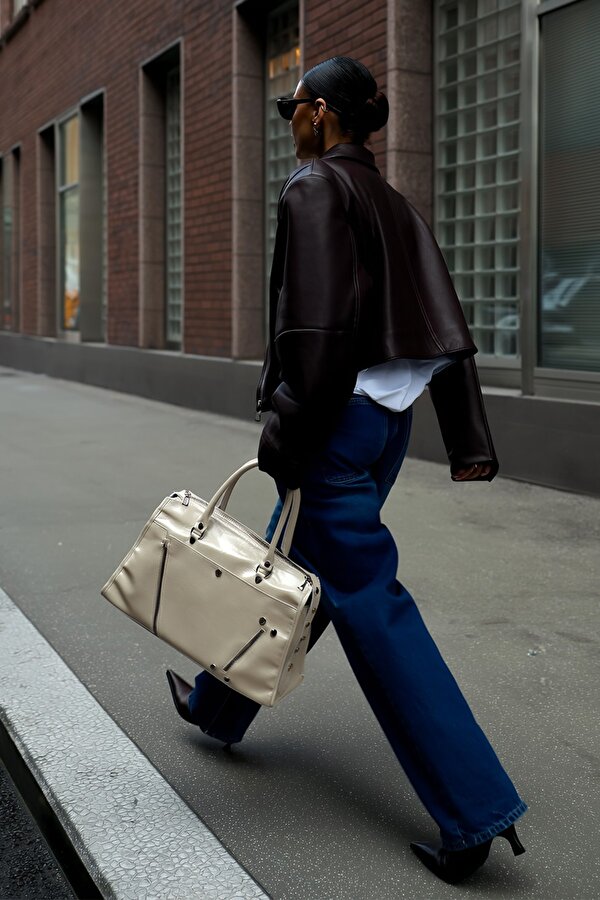 BAHELS Kadın Zımba Bej Deri Büyük Boy Omuz Çantası