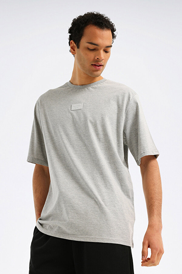 Reebok SILICONE BADGE T-SHIRT L GREY Man Sleeve T-Sh