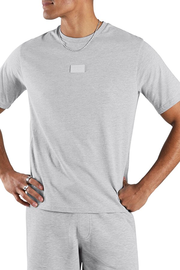 REEBOK SILICONE BADGE T-SHIRT 054