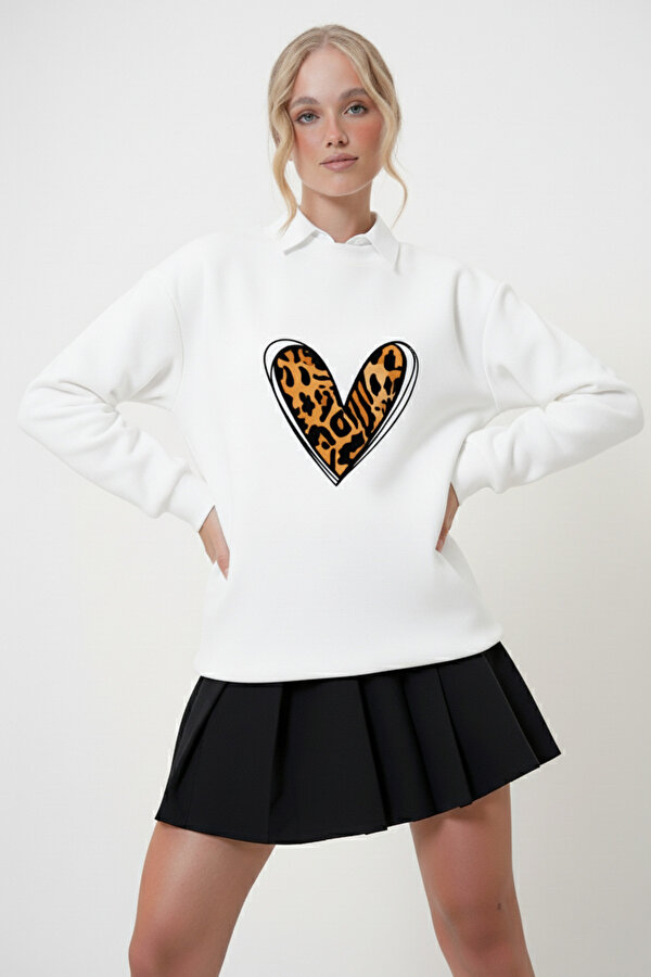 Unisex Leopar Desenli Kalp Baskılı Oversize Bisiklet Yaka Sweatshirt - FLO 3 Al 1 Öde